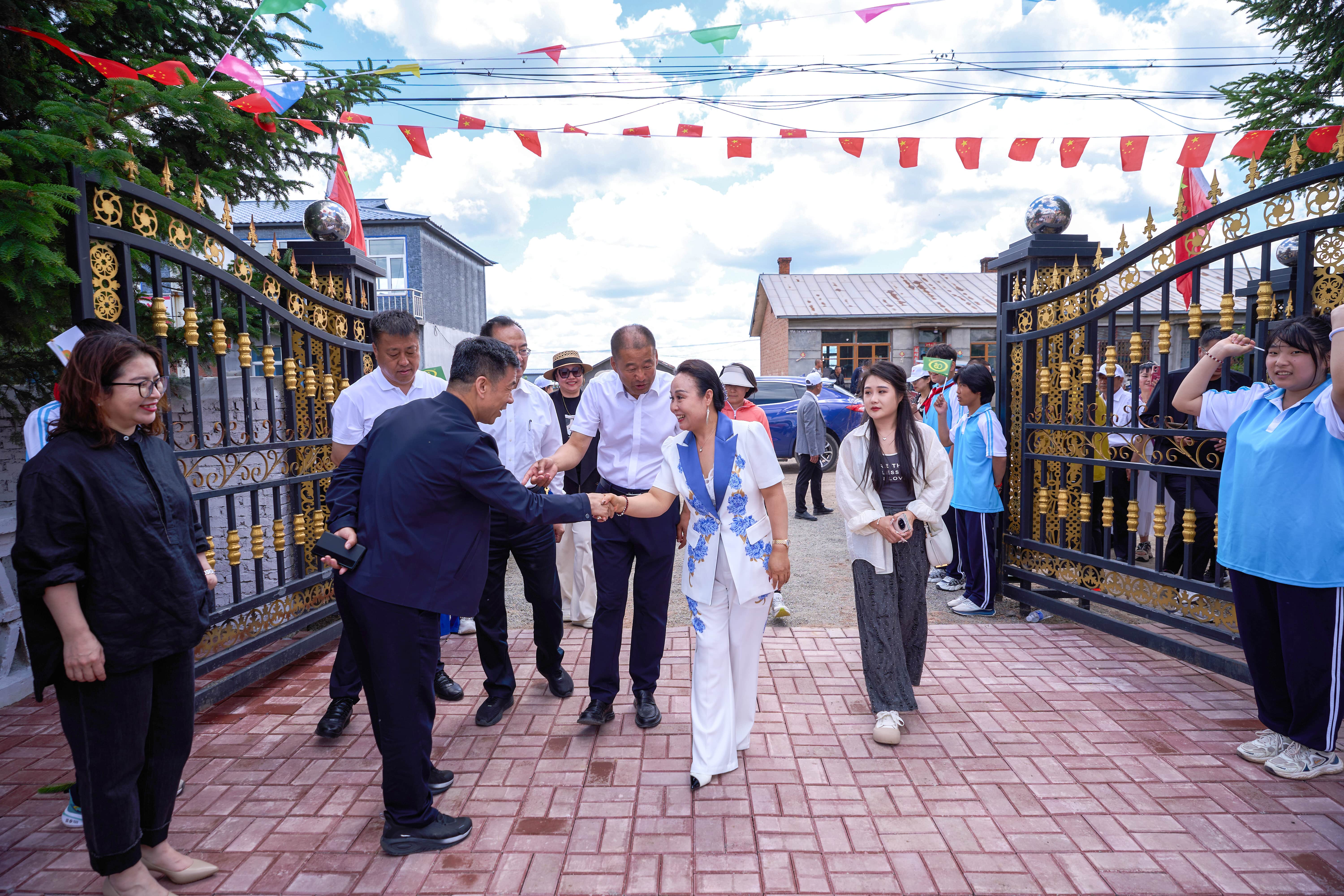 第254所 黑龙江巴彦县黑山镇民乐村米兰体育-米兰(中国)官网
侯玉霞学校
