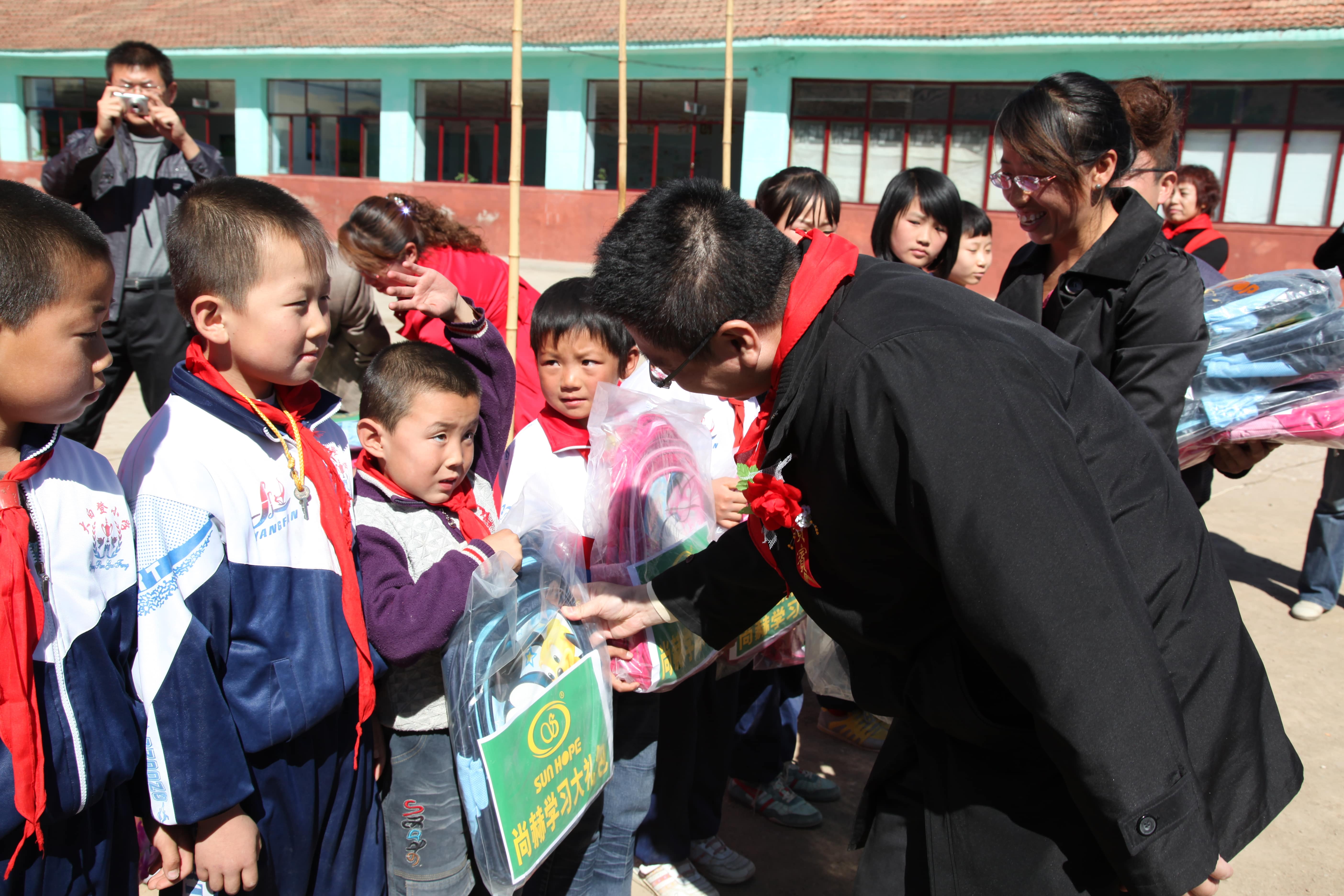 第11所 大同市大白登米兰体育-米兰(中国)官网
渠腊梅小学