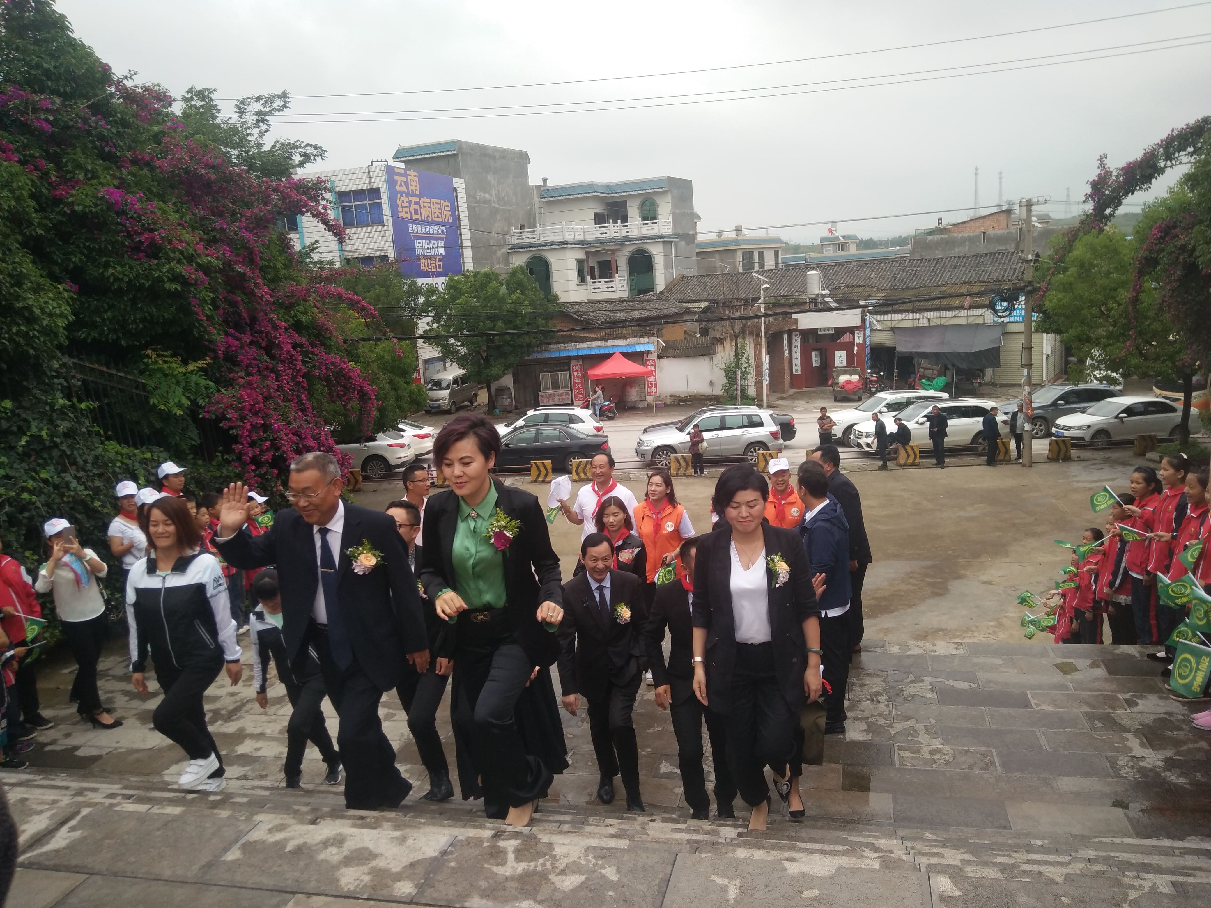 第152所 石林彝族自治县路美邑中心学校路美邑米兰体育-米兰(中国)官网
李凤莲小学